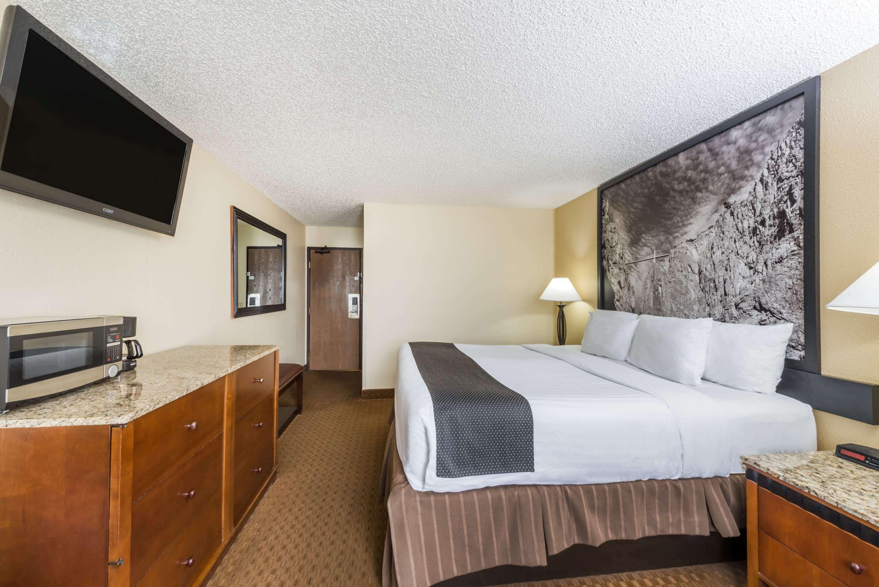 Super 8 By Wyndham Canon City Exterior photo