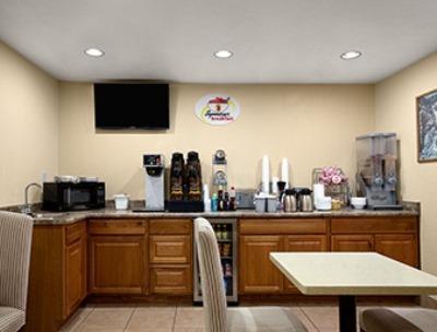 Super 8 By Wyndham Canon City Exterior photo